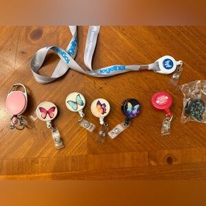 Bundle of badge reels